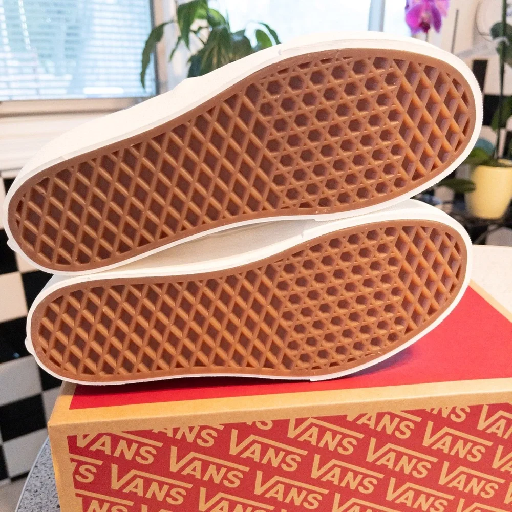 🔥BNWB CITE WHITE&BLUE EMBROIDERED VANS🔥 - Picture 5 of 5